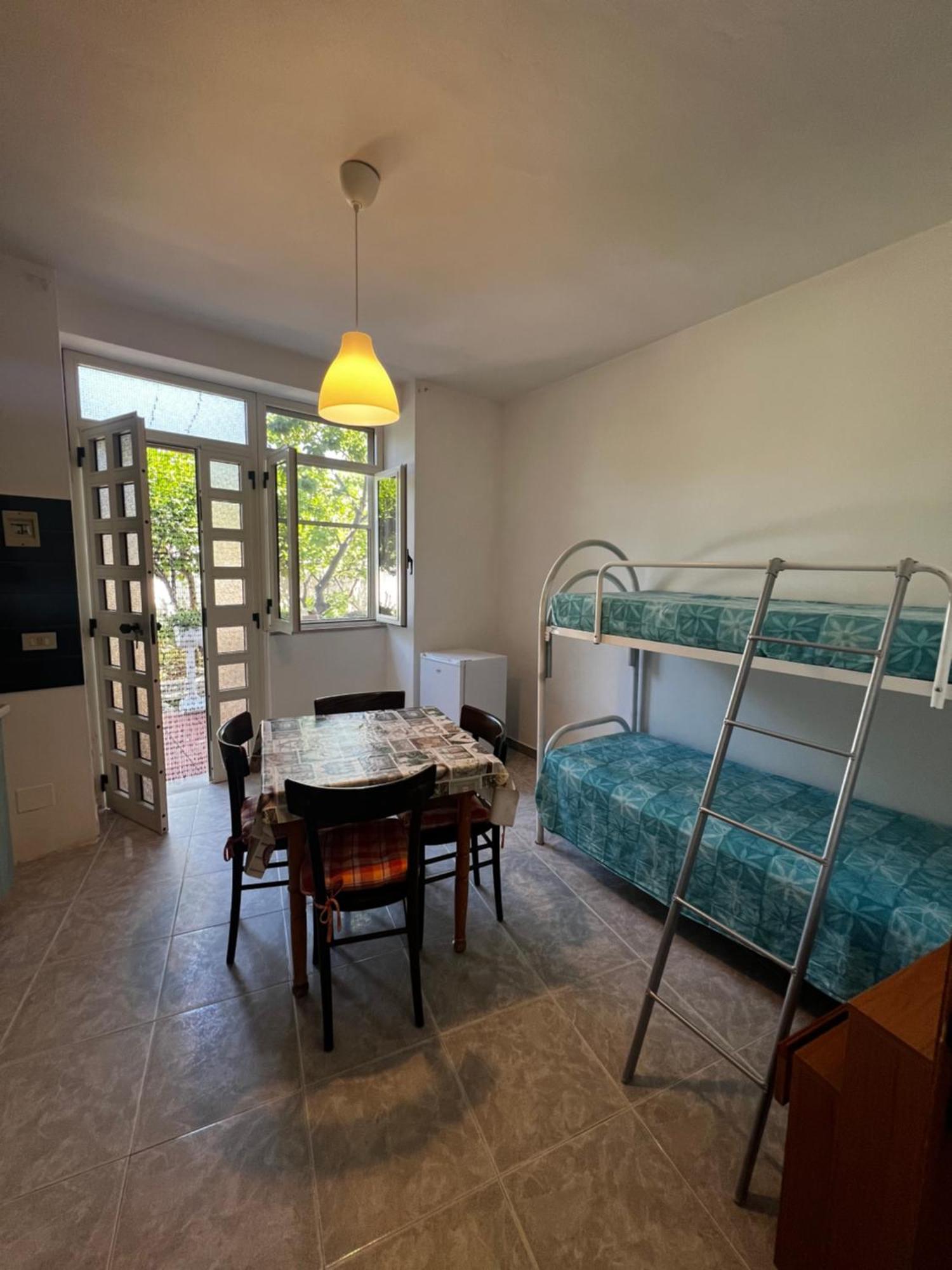 Tosk House 2 Apartman Peschici Kültér fotó