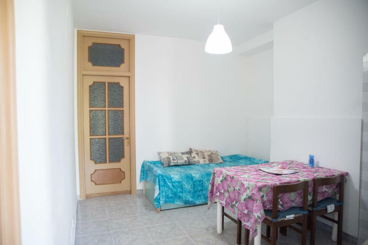 Tosk House 2 Apartman Peschici Kültér fotó